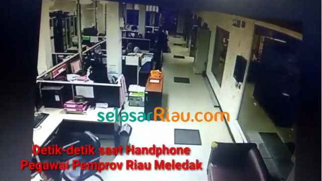 Pegawai honorer Pemprov Riau terluka akibat ledakan ponselnya saat dipakai sambil dicas. 