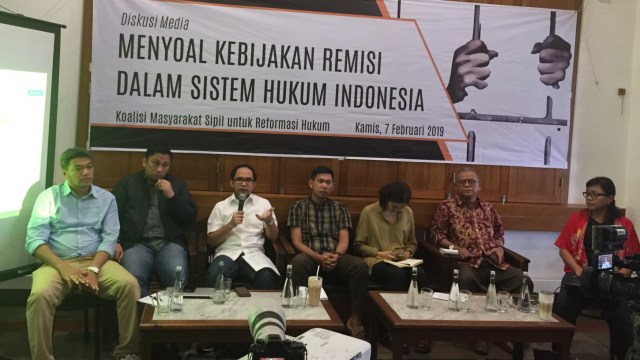 Acara Diskusi Menyoal Kebijakan Remisi Dalam Sistem Hukum Indonesia di Bakoel Coffee, Cikini. Foto: Lutfan Darmawan/kumparan