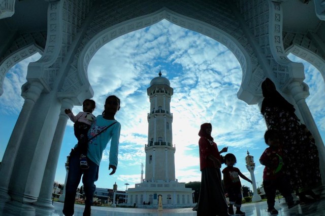 Foto: Menikmati Indahnya Masjid Raya Baiturrahman di Banda Aceh (1285847)
