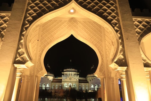 Foto: Menikmati Indahnya Masjid Raya Baiturrahman di Banda Aceh (1285849)