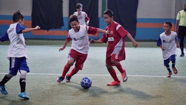 Suasana sharing and Learning bersama AXA Mandiri dan Legend Liverpool Vladimir Smicer di Grand Futsal Kuningan, Jakarta, Jumat (8/2). Foto: Irfan Adi Saputra/kumparan