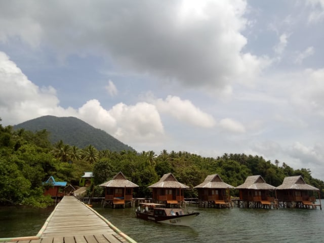 Objek Wisata Tanjung Rappa Pelangi di Desa Bubanehena, Jailolo, Halmahera Barat, Maluku Utara Foto: Rajif Duchlun