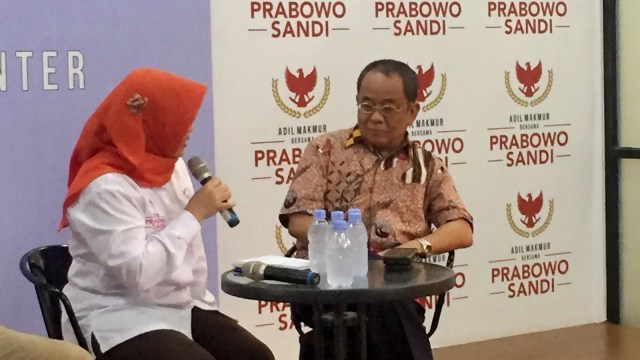 Said Didu (kanan) saat diskusi Kebijakan Prabowo-Sandi untuk Energi, SDA, dan Infrastruktur. Foto: Fachrul Irwinsyah/kumparan