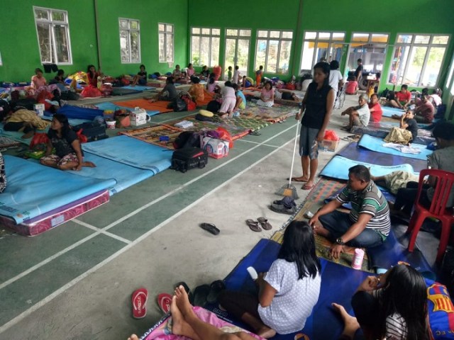 Suasana Shelter Pengungsian korban erupsi Gunung Karangetang di Kabupaten Siau Tagulandang Biaro (Sitaro), Sulawesi Utara