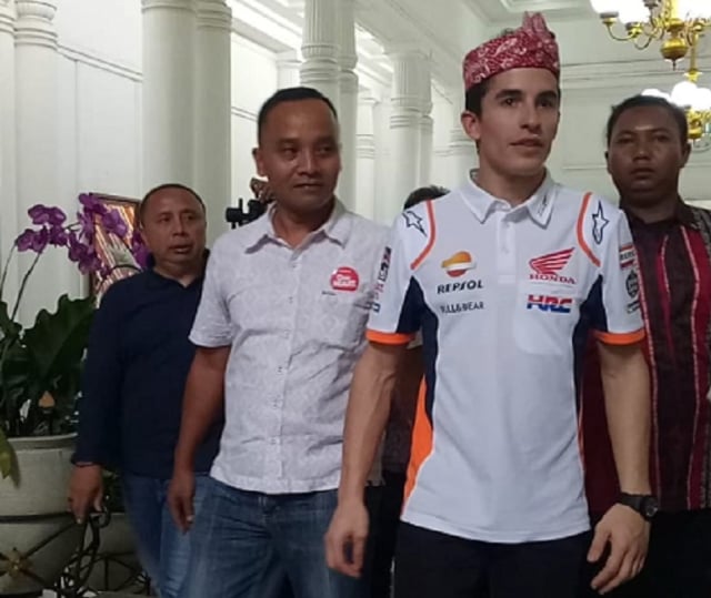 Juara dunia MotoGP 2018 asal Spanyol, Marc Marquez, di Gedung Sate, Bandung. (Ananda Gabriel)