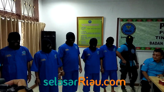 SINDIKAT narkoba jenis sabu-sabu diamankan Badan Narkotika Nasional (BNN) Provinsi Riau. 