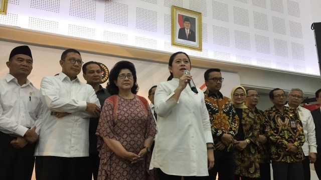 Menteri Kemenko-PMK Puan Maharani (tengah) saat Kick Off Meeting bersama seluruh menteri dibawah Kemenko-PMK di Kantor Kemenko PMK, Jakarta Pusat, Senin (11/2). Foto: Darin Atiandina/kumparan