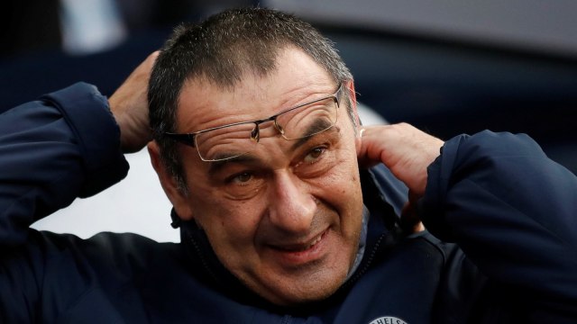 Ekspresi Maurizio Sarri saat Chelsea dikalahkan Manchester City 0-6. Foto: Reuters/Carl Recine