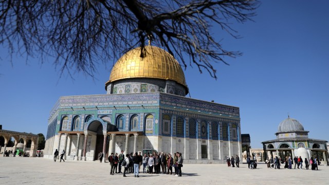Pemandu wisata di Masjidil Aqsa Noor Awad. Foto: REUTERS/Ammar Awad