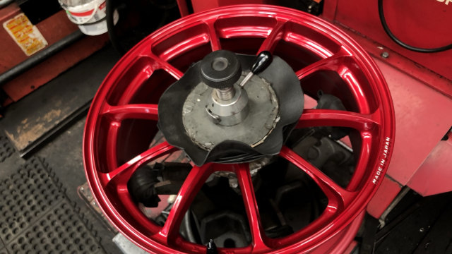 Jangan Asal, 5 Hal yang Perlu Diperhatikan Sebelum Ganti Velg Mobil (8332)