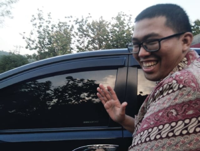 Salah satu penyidik KPK yang enggan disebutkan namanya saat diwawancarai awak media di SPN Polda Lampung (Kemiling), Rabu sore (13/2) | Obbie Fernando/Lampunggeh.co.id