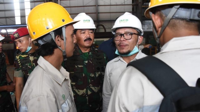 Suasana kunjungan Panglima TNI ke PT Indonesia Morowali Industrial Park (IMIP), Kabupaten Morowali, Sulawesi Tengah, Rabu (13/2). Foto: Dok. Puspen TNI