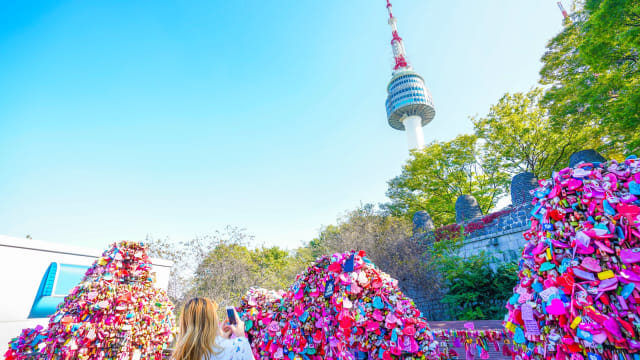 Gembok Cinta di Namsan Tower, Korea Selatan Foto: Shutter Stock
