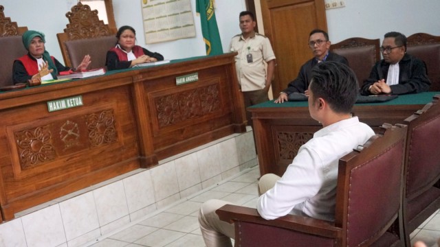 Sidang vonis terhadap Richard Muljadi di Pengadilan Negeri Jakarta Selatan ditunda, Kamis (14/2). Foto: Jamal Ramadhan/kumparan