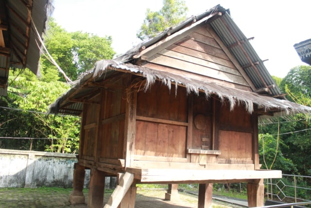 Lebih Dekat dengan Lamban Pesagi, Rumah Tahan Gempa Asli Lampung (12159)