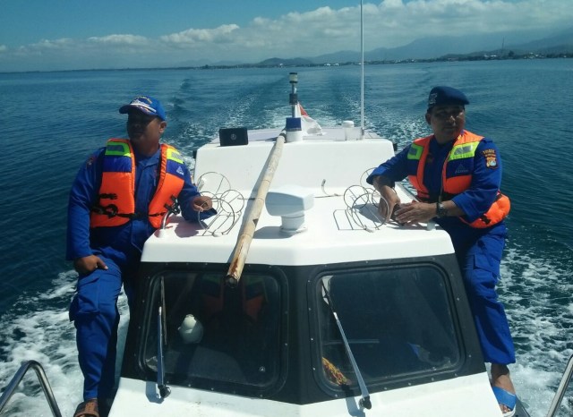 Polair Polres Polewali Mandar memperketat patroli di sekitar perairan Polewali Mandar untuk mencegah penggunaan bom ikan oleh nelayan setempat. (Foto: Dok. Polair Polres Polman)