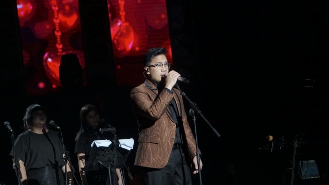 Penampilan Adera pada konser Harmonia Titik Balik di Balai Sarbini, Jakarta
