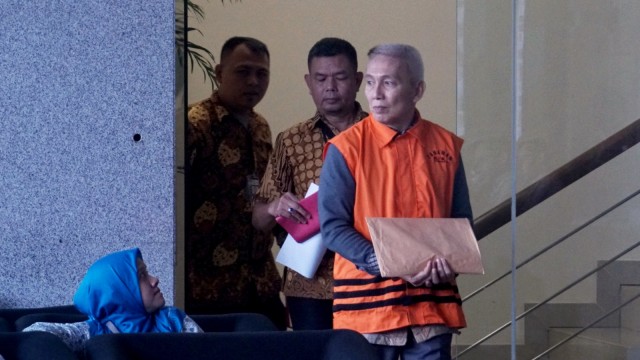 Bendahara Umum KONI Jhonny E Awuy, Pemeriksaan lanjutan KPK