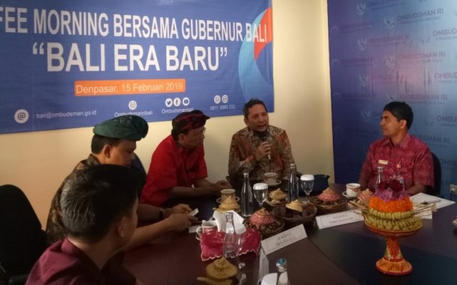 Coffe Morning Gubernur Bali Wayan Koster dengan jajaran Ombudsman Bali, Jum'at (15/2) - kanalbali/LSU