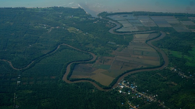 Tampak atas Pulau Kalimantan. Foto: Sejati Nugroho/kumparan