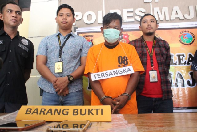 Muhammad Armin alias Anto (38), ditangkap polisi karena mengambil dan menyebarkan video asusila di Majene, Sulawesi Barat. (Foto: Dok. Polres Majene)