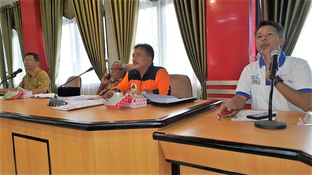 Rapat Pemerintah Kota Palu dalam rangka penetapan data penerima santunan duka serta dana stimulan tahap dua, di ruangan Bantaya Kantor Walikota Palu, Jumat (15/2/2019). Foto: Firman/PaluPoso. 