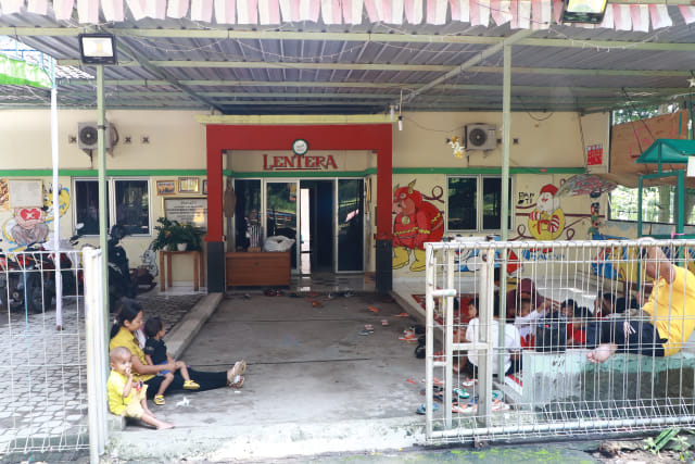 Yayasan Lentera di Kompleks  Taman Makam Pahlawan Kusuma Bakti, Jurug, Solo. (Foto : Fernando Fitusia)