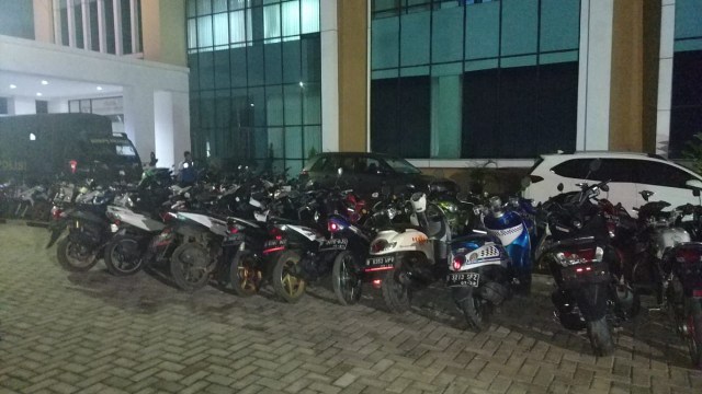 Polisi amankan 82 motor yang digunakan balap liar di Tangsel. Foto: Dok. Polres Tangsel
