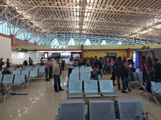 Kondisi bandara Supadio Pontianak setelah insiden tergelincirnya pesawat Lion Air tujuan Jakarta-Pontianak, Sabtu (16/2). Foto: istimewa