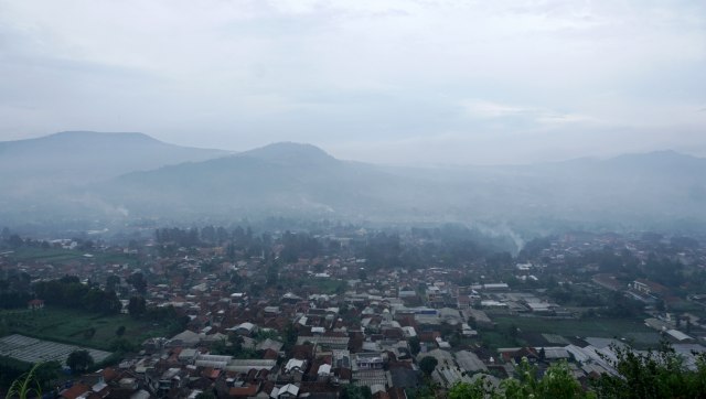 Mengenal Cekungan Bandung dan Potensi Bahaya 4 Gunung Api Sekitarnya (224075)