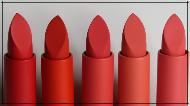 5 Warna Lipstik yang Cocok untuk Pemilik Bibir Hitam (17755)
