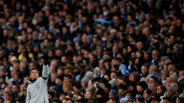 Gianfranco Zola di laga Manchester City melawan Chelsea. Foto: REUTERS/Phil Noble