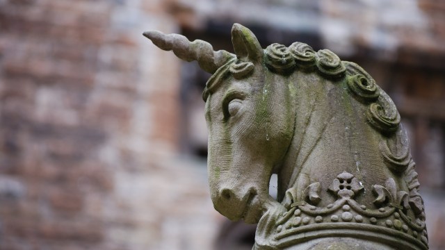 Patung air mancur unicorn di Linlithgow Palace Scotland Skotlandia Foto: Shutter Stock