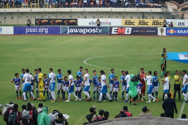 Persib vs Arema jelang kickoff di Satadion Si Jalak Harupat, Kabupaten Bandung. (Ananda Gabriel)