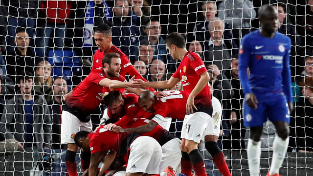 Para pemain Manchester United merayakan gol. Foto: REUTERS/David Klein