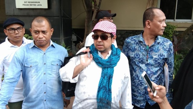 Ustaz Haikal Hassan saat mendatangi Polda Metro Jaya, Jakarta Selatan, Selasa(19/2). Foto: Fachrul Irwinsyah/kumparan
