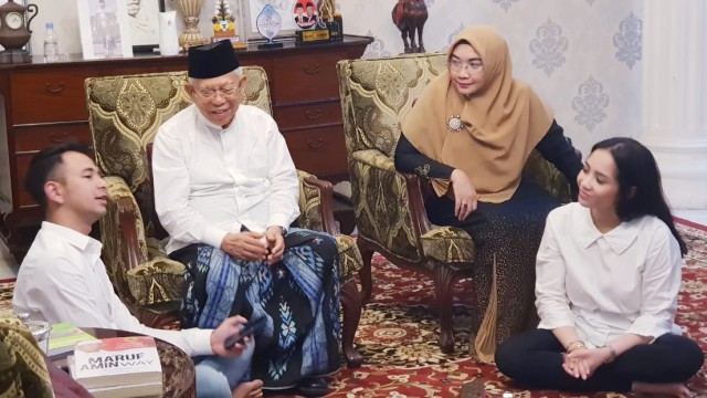 Raffi Ahmad dan Nagita Slavina bertemu Ma'ruf Amin di Kediaman Ma'ruf, Selasa (19/2) Foto: Dok. Tim Media Ma'ruf Amin