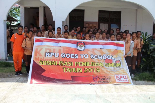 Program KPU Goes to School saat mendatangi salah satu SMK di Kota Maumere, Kabupaten Sikka pada Sabtu (16/2) lalu. Sumber foto : Istimewa. 