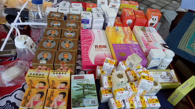 Sejumlah barang bukti obat kuat, yang akan dimusnahkan di Kejari Badung, Bali. Foto: Denita Matondang/kumparan