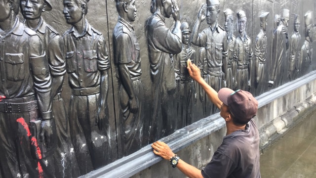 Relief Monumen Serangan Umum 1 Maret 1949, Rabu (20/2). Foto: Arfiansyah Panji Purnandaru/kumparan