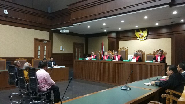Sidang dakwaan mantan anggota DPRD Sumatera Utara, Abu Bokar Tambak, Enda Mora Lubis dan M Yusuf Siregar, di Pengadilan Tipikor Jakarta. Foto: Adhim Mugni Mubaroq/kumparan