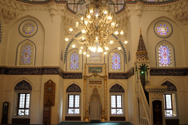 Interior Masjid Tokyo Camii di Jepang Foto: Shutter Stock