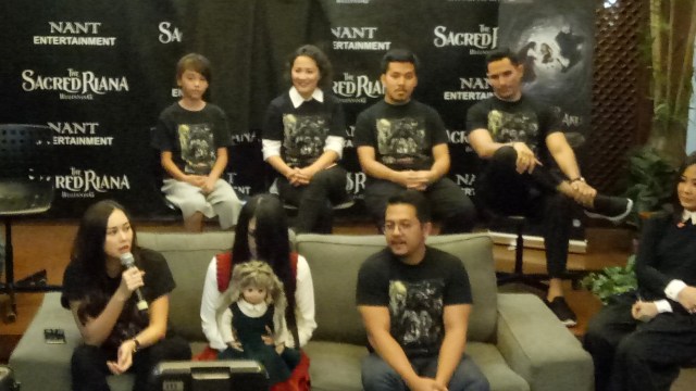 Aura Kasih, Sacred Riana