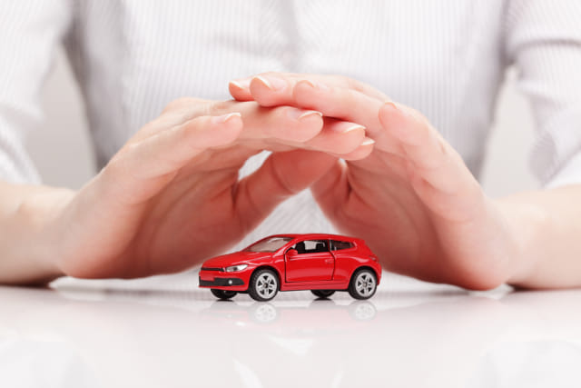 Ilustrasi perlindungan mobil dengan asuransi Foto: Shutterstock