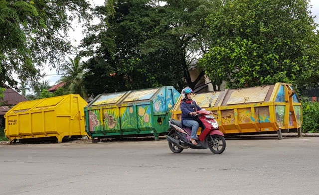 TPS yang tersedia di Jl Alianyang Pontianak, menurut data DLH Kota Pontianak, ada 400 ton sampah yang dihasilkan oleh kota ini. Foto: Hi!Pontianak