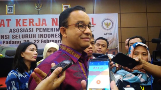 Gubernur DKI Jakarta Anies Baswedan di sela-sela Rakernas APPSI di Kota Padang, Kamis 21 Februari 2019. (M. Hendra/Langkan.id)