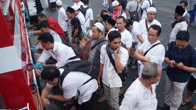 Peserta, Malam munajat 212, Monas