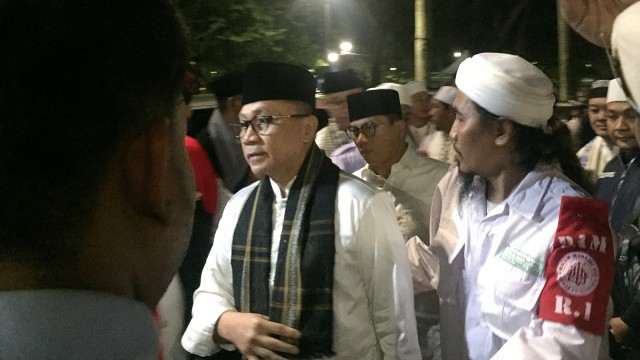 Ketua MPR Zulkifli Hasan hadiri Munajat 212 di Monas, Jakarta, Kamis (21/2). Foto: Moh. Fajri/kumparan