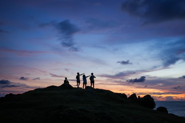 Terpukau Indahnya Bukit Merese di Lombok Tengah - kumparan.com