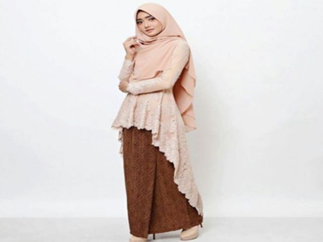 6 REFRENSI KEBAYA BERHIJAB DI TAHUN 2019 (453636)